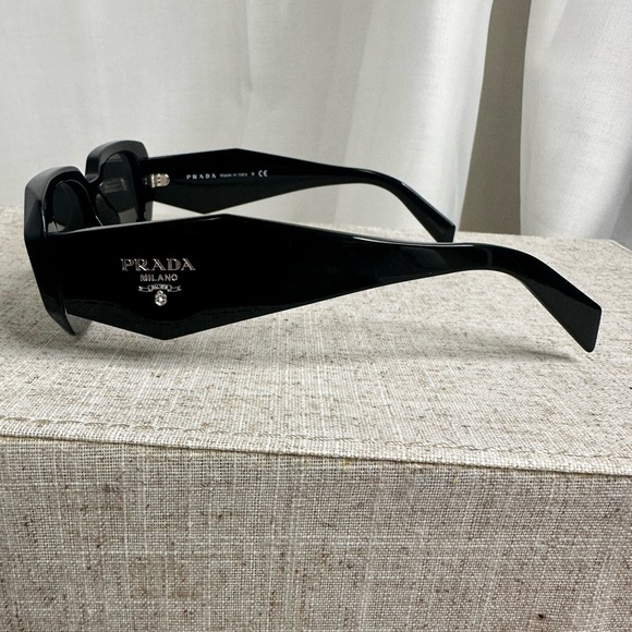 Prada Sunglasses - Picture 2 of 6